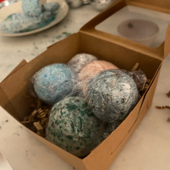HOMEMADE BATH-BOMBS!!! - Picture 4 of 8